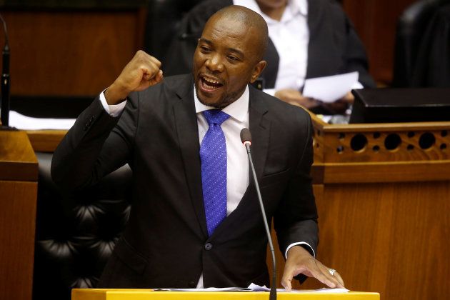 Opposition Democratic Alliance (DA) party leader Mmusi Maimane speaks during the motion of no confidence against South African president Jacob Zuma in parliament in Cape Town, South Africa, August 8, 2017. REUTERS/Mark Wessels/Pool