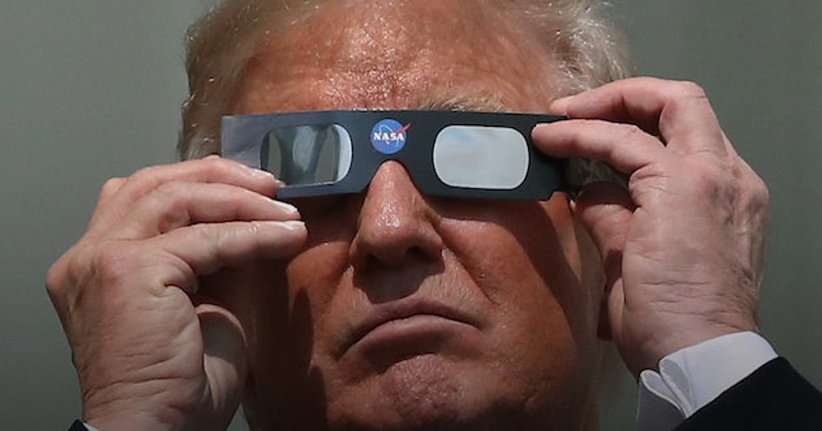 Donald Trump Looked Directly At The Sun During The Eclipse Huffpost Uk News 4151