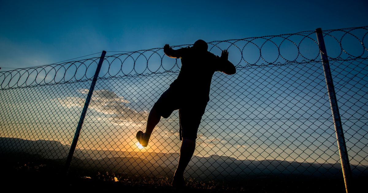 5 Daring Prison Escapes In South Africa From Using Vaseline To Bending Window Bars Huffpost Uk
