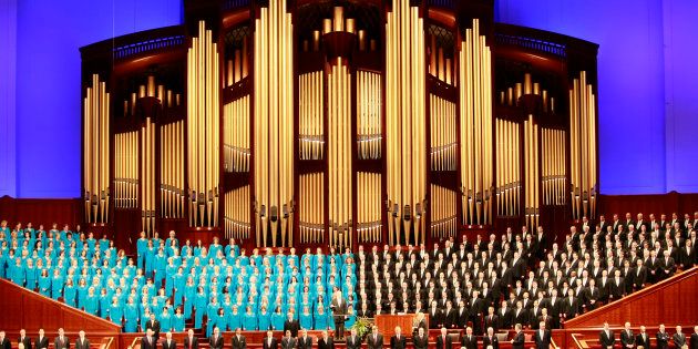 General Authorities of the Church of Jesus Christ of Latter-Day Saints and the Mormon Tabernacle Choir sing during the third session of the 179th annual general conference of the church in Salt Lake City, Utah April 5, 2009. More than 100,000 Mormon faithful will attend the conference over the weekend. REUTERS/George Frey (UNITED STATES RELIGION SOCIETY)