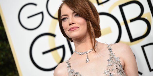 Actress Emma Stone arrives at the 74th annual Golden Globe Awards, January 8, 2017, at the Beverly Hilton Hotel in Beverly Hills, California. / AFP / VALERIE MACON (Photo credit should read VALERIE MACON/AFP/Getty Images)