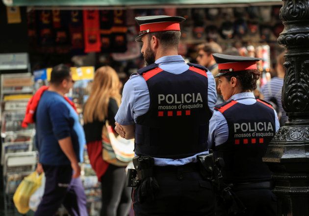 Mossos d'Esquadra, Catalan regional police officers, patrol along La Rambla street the day after the Catalan regional parliament declared independence from Spain in Barcelona, Spain, October 28, 2017. REUTERS/Juan Medina