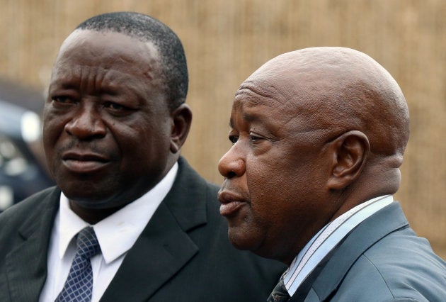 Zimbabwean War Veterans leader Chris Mutsvangwa (R), arrives at a meeting of the ruling ZANU-PF party in Harare, Zimbabwe November 19, 2017.