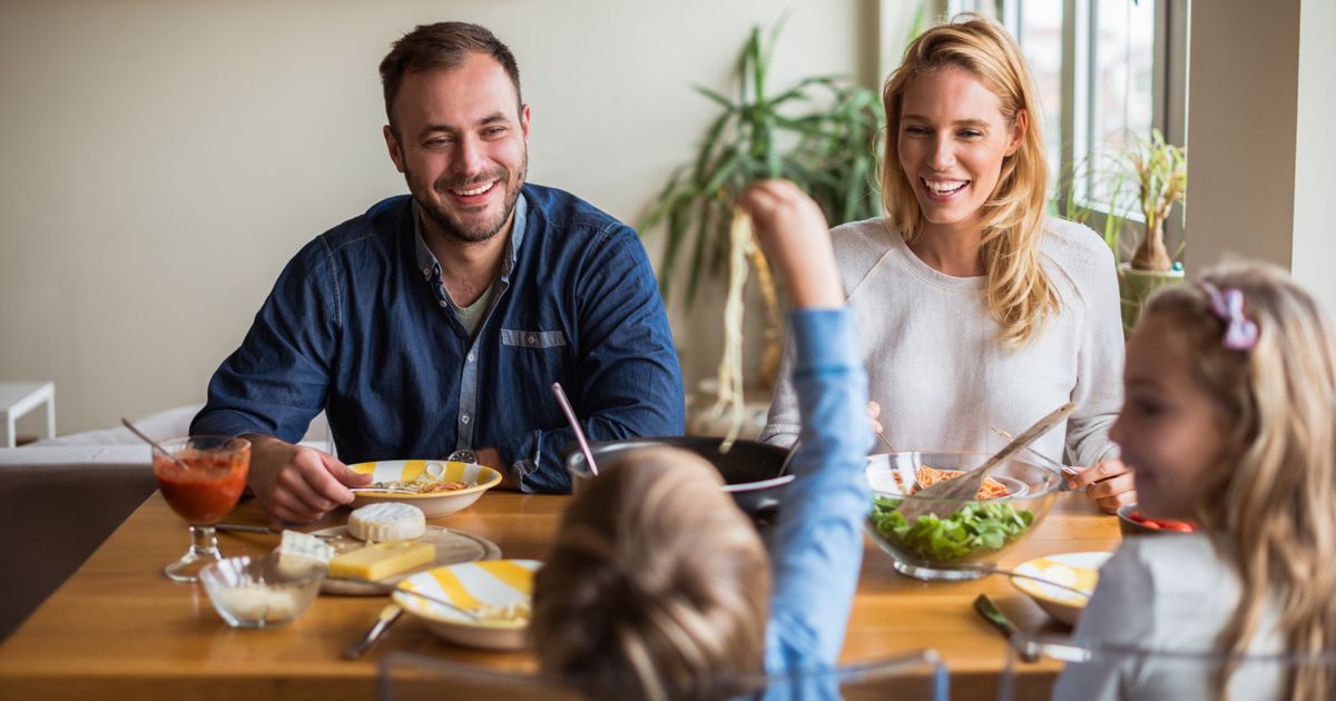 Why Eating With Your Kids Is So Important 