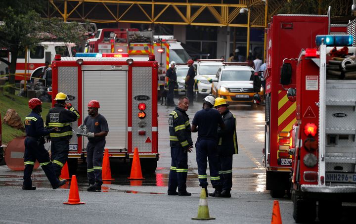 Rescue workers are seen after a roof collapsed at Johannesburg's Charlotte Maxeke state hospital in Johannesburg, South Africa, March 2,2017.REUTERS/Siphiwe Sibeko