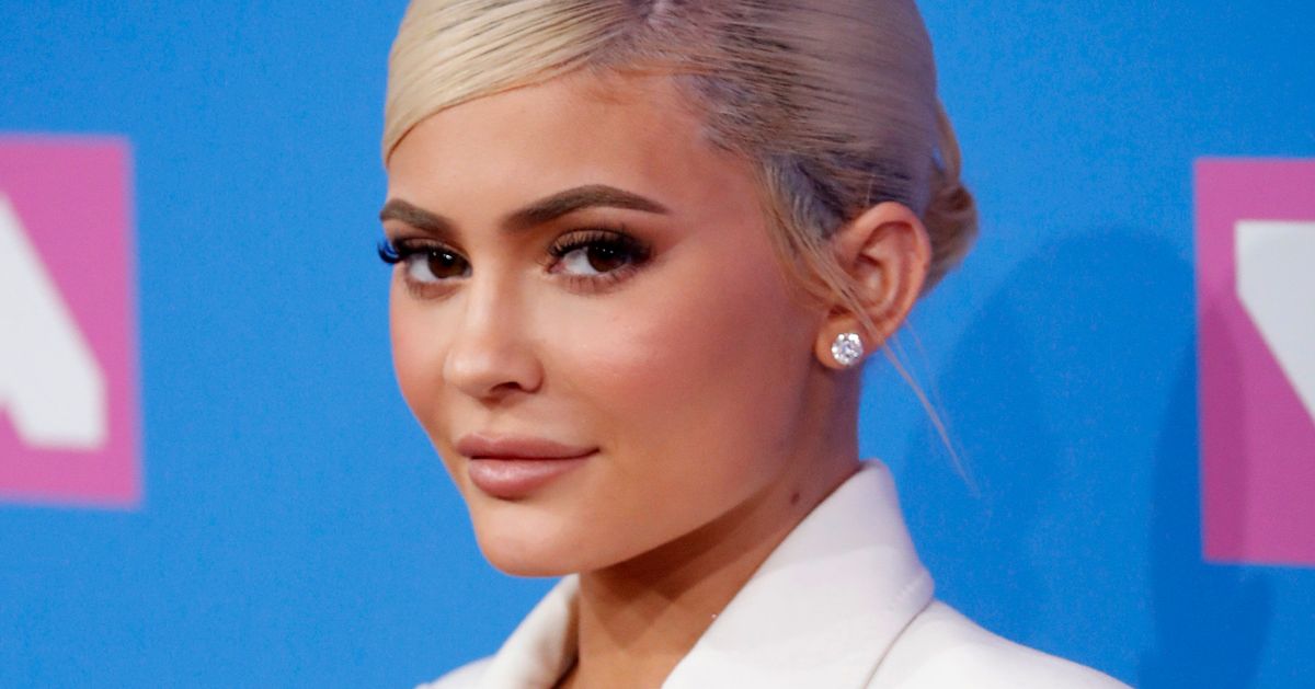 Kylie Jenner Sells Kylie Cosmetics Majority Stake To Coty For 600 Million Huffpost Life 