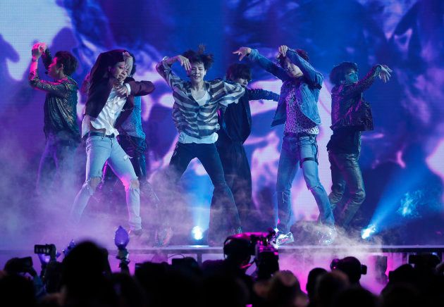 2018 Billboard Music Awards - Show - Las Vegas, Nevada, U.S., 20/05/2018 - BTS performs "Fake Love." REUTERS/Mario Anzuoni