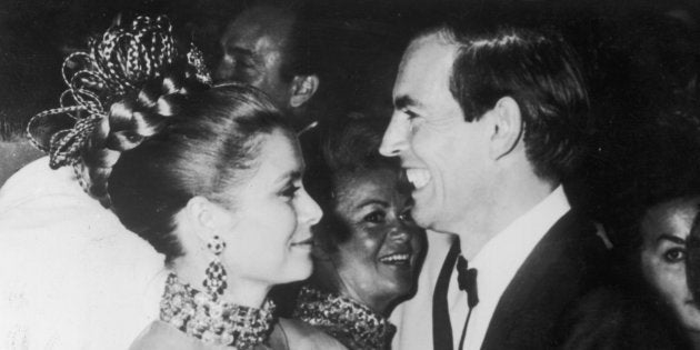 12th August 1967: Dr Christiaan Barnard (1922-2001), South African pioneer of the heart transplant, dances with Princess Grace of Monaco (1929-1982).