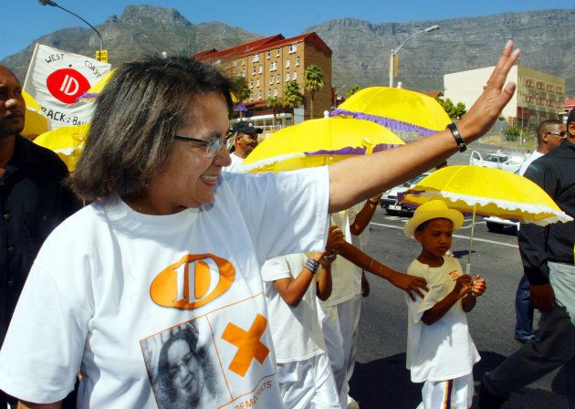 Then-ID leader De Lille waves to supporters as she takes her election campaign to the streets of Cape Town. March 27, 2004.