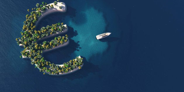 Tropical island in the form of the Euro symbol, 3D Illustration