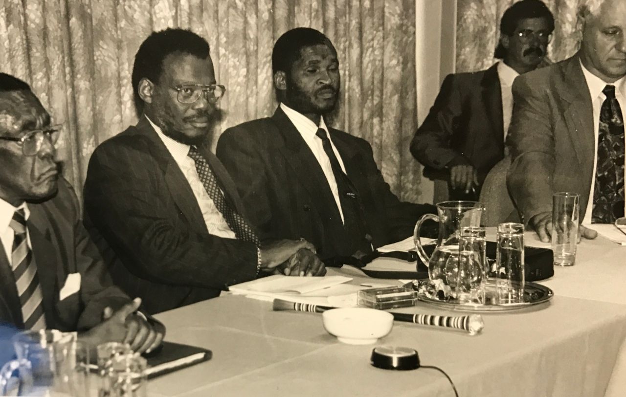 Lucas Mangope along with other opponents of the 1994 election, inlcuding Mangosuthu Buthelezi and General Constand Viljoen.