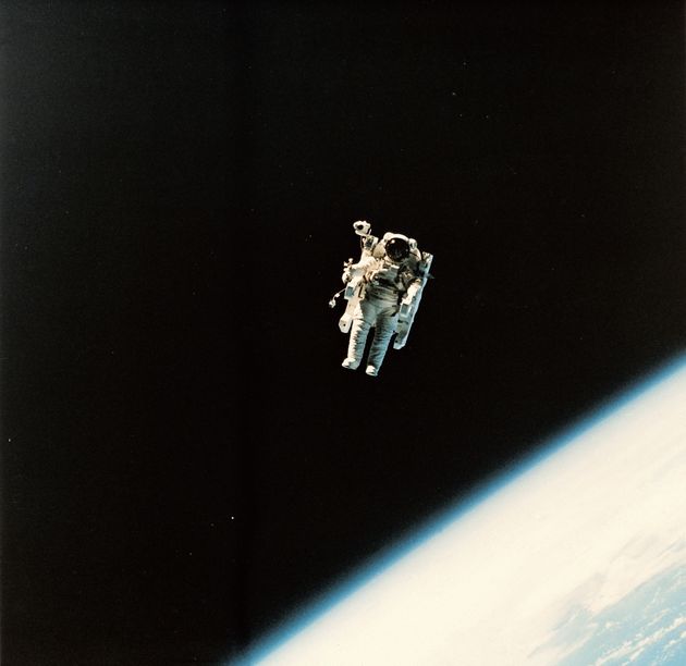 カッコイイ 史上初 女性宇宙飛行士オンリーでの船外活動へ ハフポスト