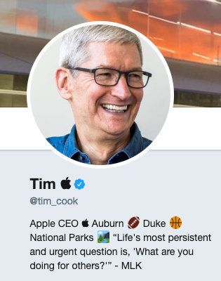 アップルのティム・クック社長のTwitterプロフィール