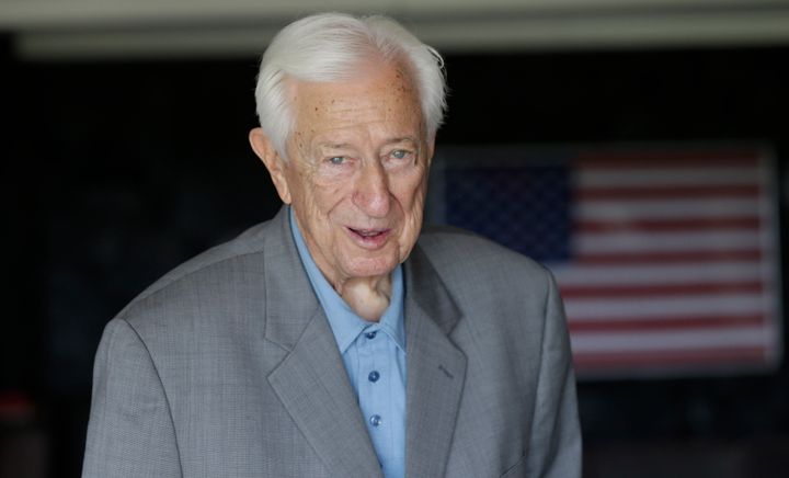 The Republican and World War II pilot died at his home in Rockwall, Texas, on Thursday.