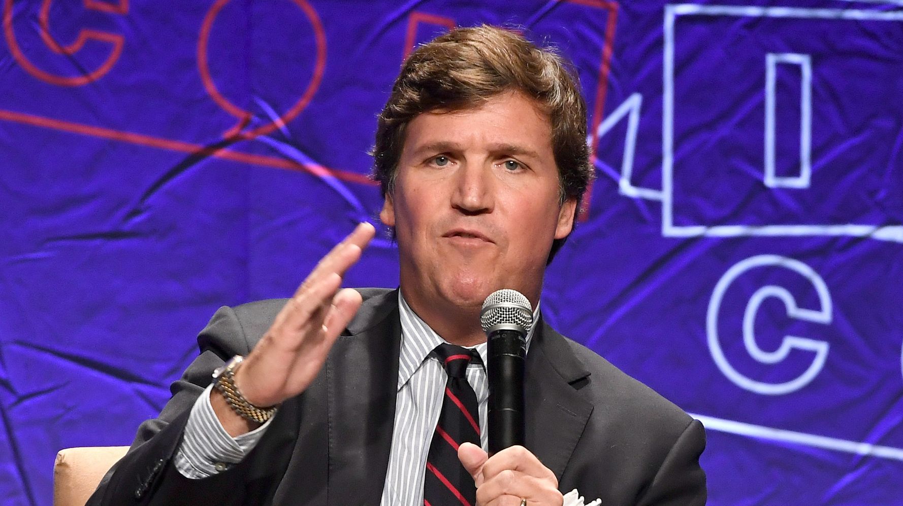 Tucker Carlson Accuses Cnn Of Applauding Oppression In On-air Tirade 