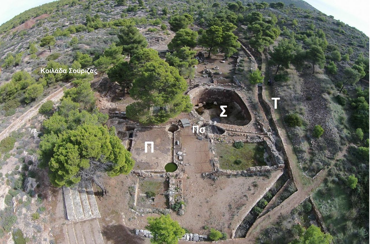 Εικ.4.Φωτογραφία με Drone των εγκαταστάσεων εμπλουτισμού του μεταλλεύματος στον αρχαιολογικό χώρο της κοιλάδας της Σούριζας (Δρυμός).