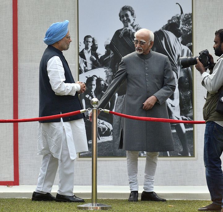 Former Vice President Mohammad Hamid Ansari and former Prime Minister Manmohan Singh in a file photo. 