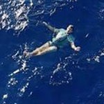 Ο ναυαγός που σώθηκε χάρη στο τζιν παντελόνι