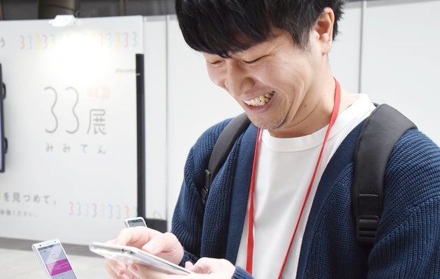 耳が聞こえない状態で 電車が急停車したら 聞こえづらいことを疑似体験して見えた 音のない世界 ハフポスト