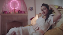 Rosalía saca su lado más gitano con el vídeo de 'Di mi