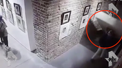 Dañan un Dalí en un museo de Rusia al intentar hacerse un