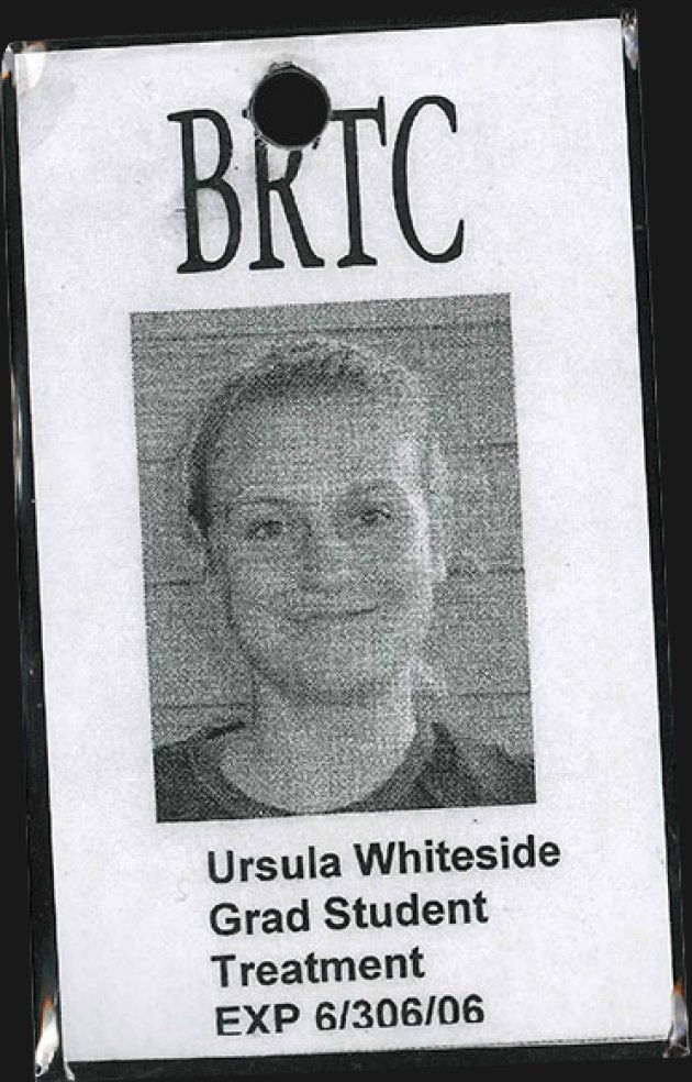 Identificación universitaria de Ursula Whiteside.