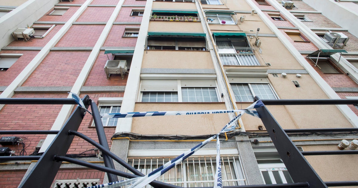 Un hombre se mata al tirarse de un décimo piso durante un desahucio en