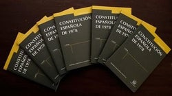Constitución y otros libros de