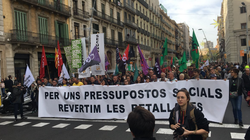 Médicos, profesores y estudiantes salen de nuevo hoy a la calle en