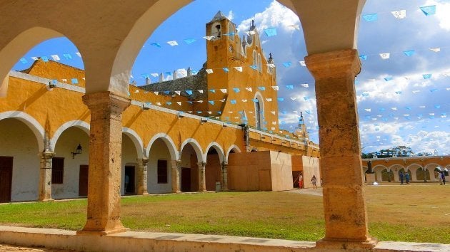 Vista del convento de Izamal.