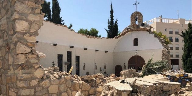 Se derrumba una iglesia de El Campello, Alicante, poco después de una