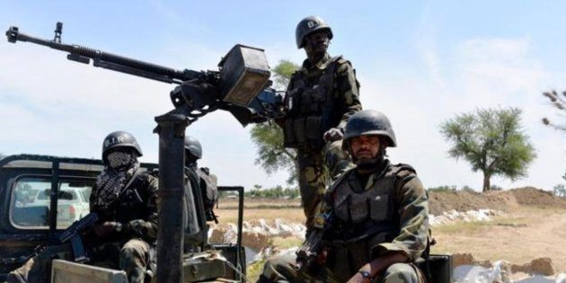 Miembros de las fuerzas armadas cerca de la localidad nigeriana de