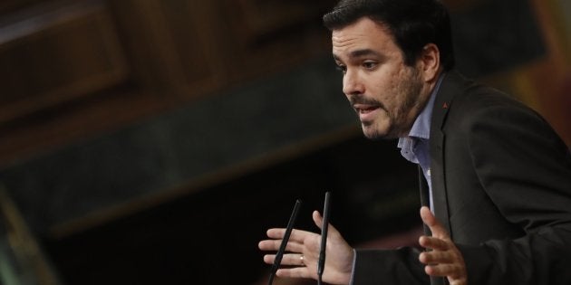 Las vacaciones de Alberto Garzón dividen Twitter: