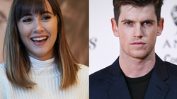 El beso de Aitana y Miguel Bernardeau, protagonista de la portada de