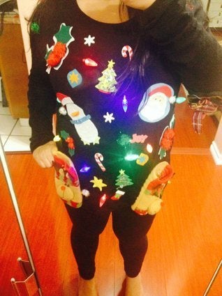 Papá Noel, Jesús y un cartón de agua: la desconcertante sudadera de Navidad  que encontrarás en Primark | El HuffPost Tendencias
