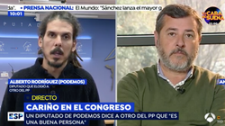 El reencuentro de los diputados de PP y Podemos tras las palabras que han dado la vuelta a