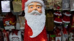 Estos son los 18 adornos navideños más horteras que puedes encontrar en un