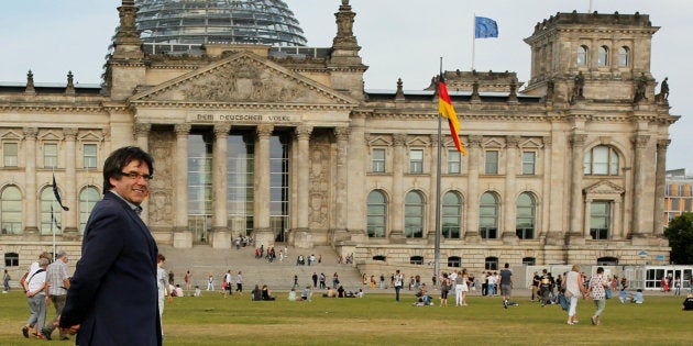 El expresidente catalán Carles Puigemont, junto al Bundestag en Berlín, en una imagen de