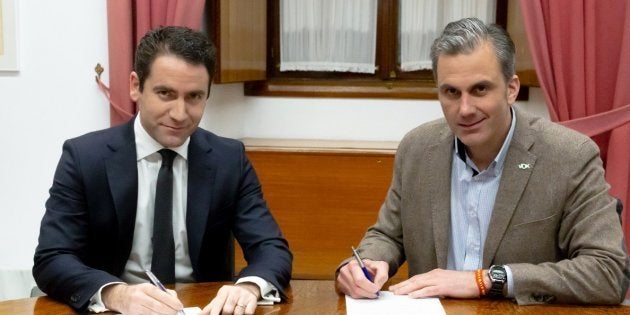 Teodoro García Egea (PP) y Javier Ortega Smith
