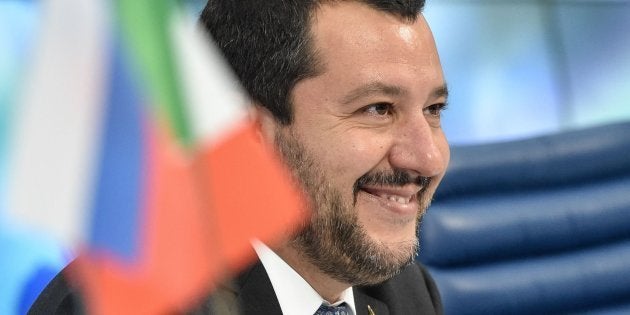 Críticas a 'ABC' por esta entrevista a Matteo Salvini en su revista
