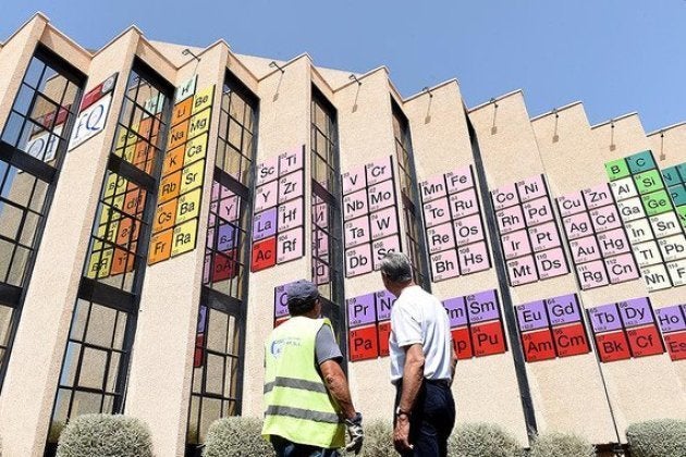 La tabla periódica más grande del mundo en la Universidad de Murcia.