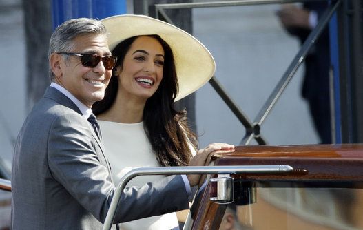 George Clooney y Amal Alamuddin, tras la ceremonia de su boda civil