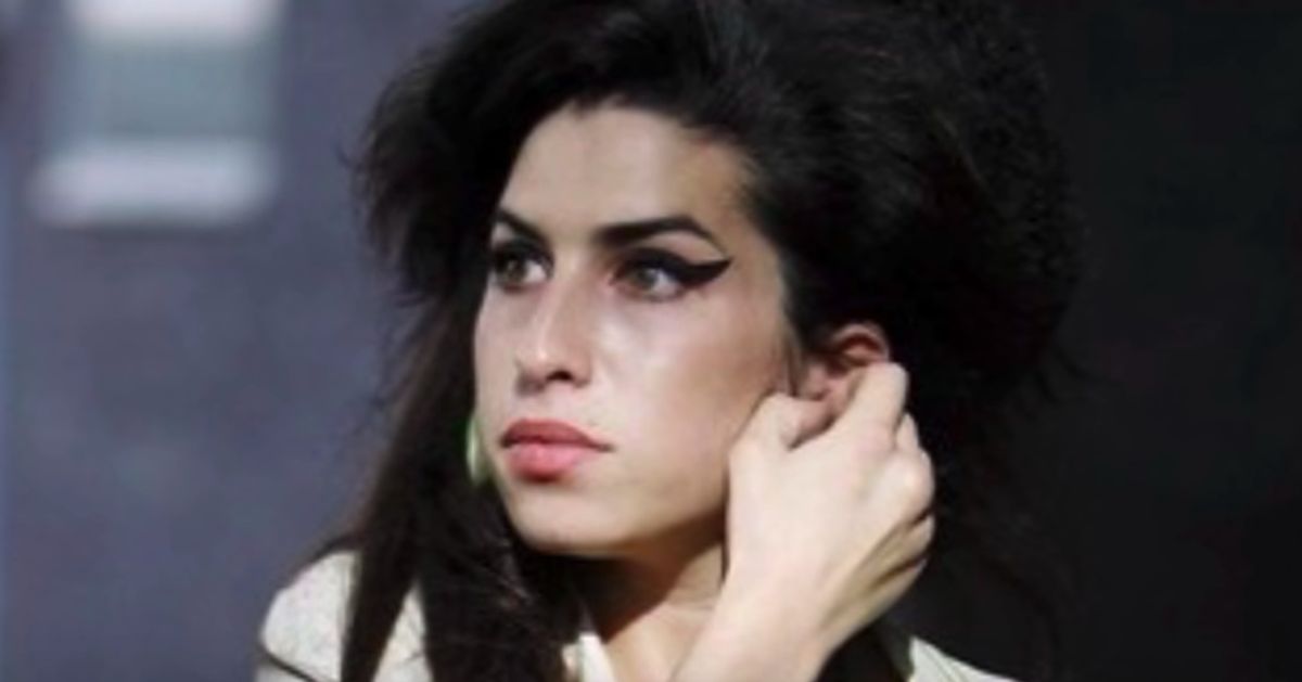 Sale A La Luz Una Canción Inédita De Amy Winehouse El Huffpost 0734