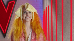 Cachondeo con el extraño 'look' de una aspirante de 'La Voz' (Antena