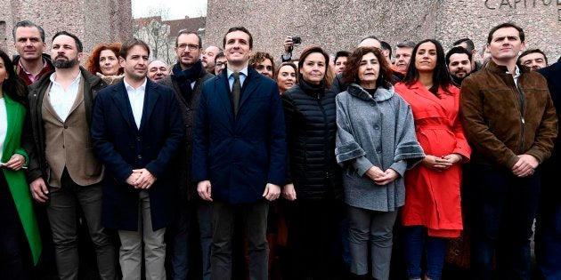 Abascal, Casado y Rivera, unidos en la manifestación.