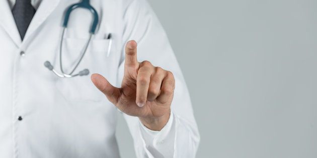 Críticas a un médico canario que se quejó por la huelga