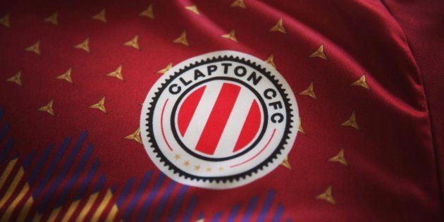 Senado Imbécil Apto Clapton, el equipo de fútbol inglés que juega con una camiseta homenaje a  la República española | El HuffPost Noticias