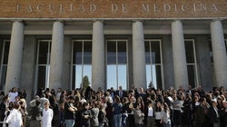 ¿Por qué los médicos no quieren que haya más facultades de