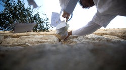 ¿Tienes una carta para Dios? Su buzón en el Muro de las Lamentaciones está