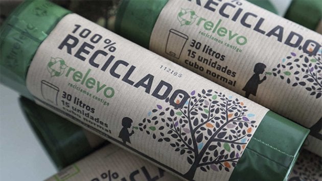 Bolsas de basura hechas con material